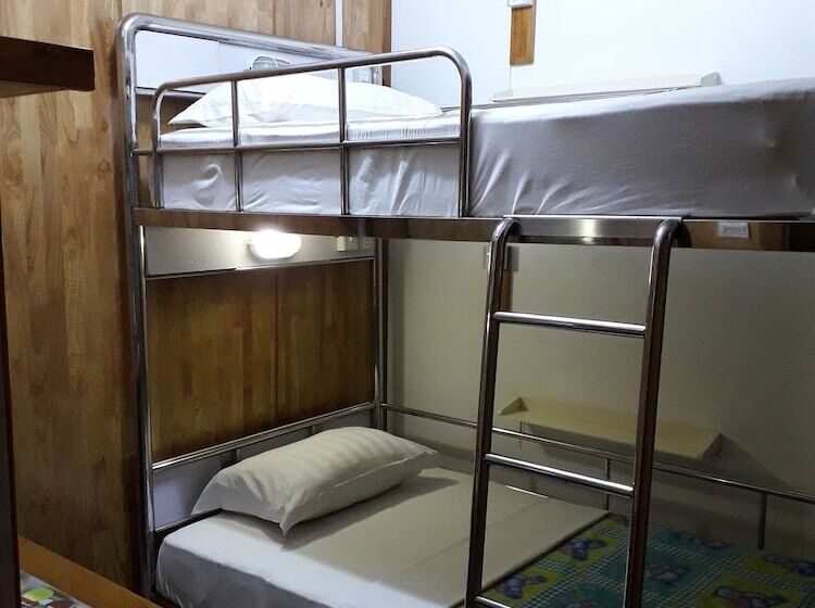 اتاق استاندارد با سرویس بهداشتی مشترک, Chan Myae Guest House