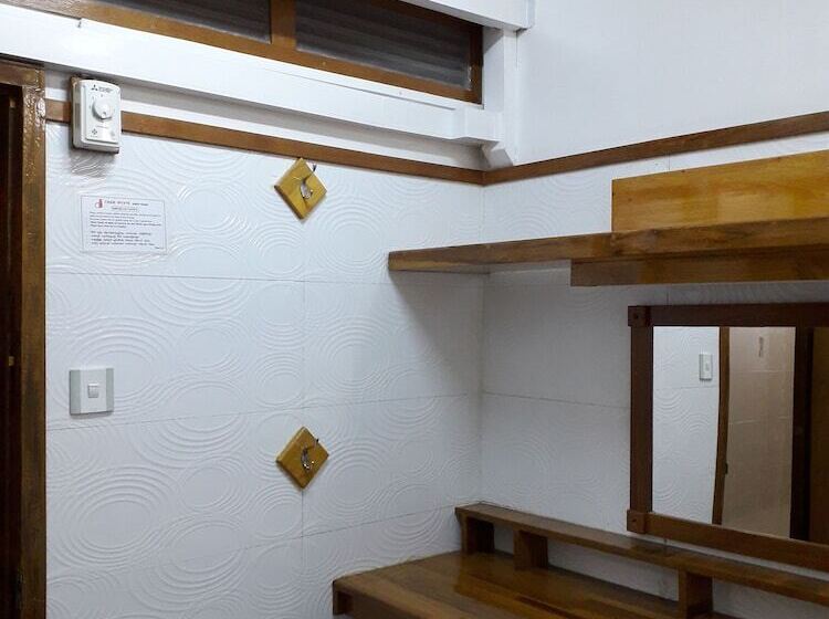 اتاق استاندارد با سرویس بهداشتی مشترک, Chan Myae Guest House