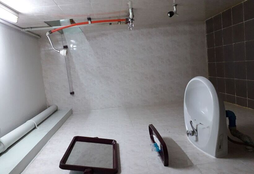 اتاق استاندارد سه نفره, Chan Myae Guest House