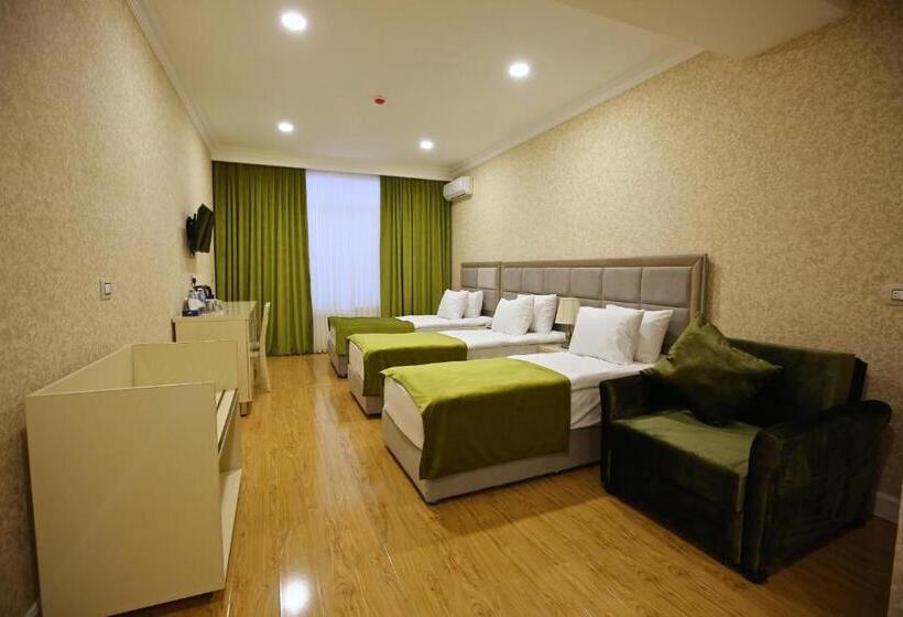 Economy Triple Room, Rusel
