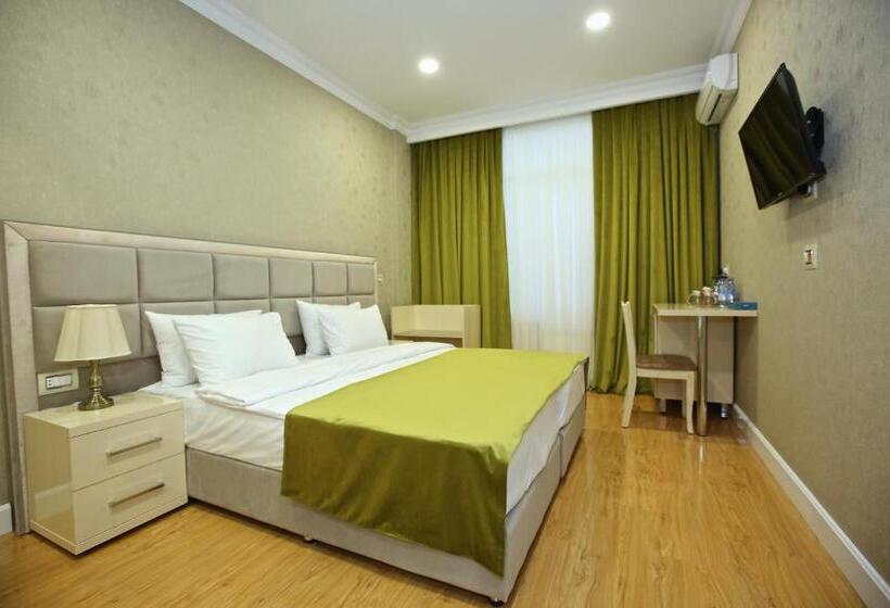 اتاق اکونومی, Rusel