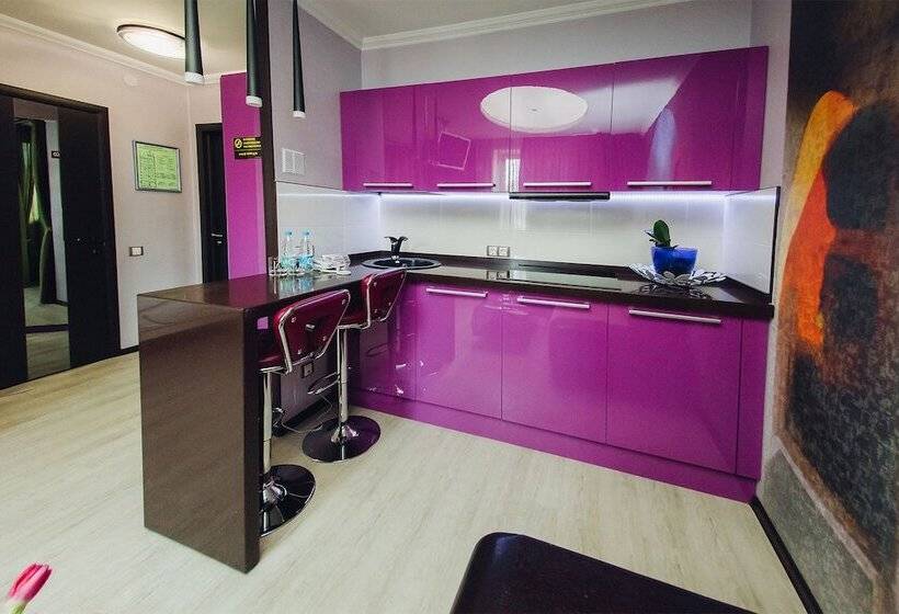 סוויטה, Victoria