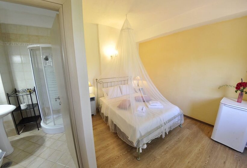 スタンダードルーム, Adamantia