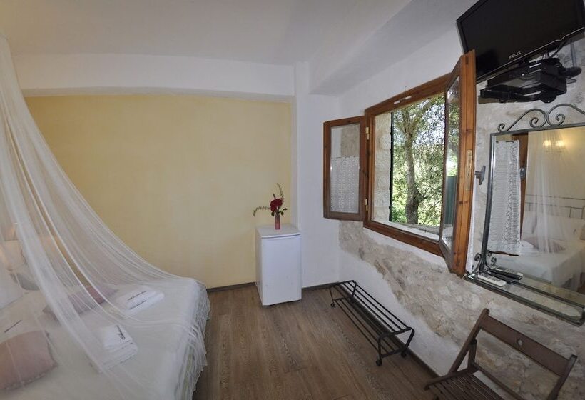 スタンダードルーム, Adamantia