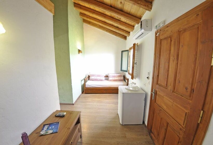 1ベッドルームアパートメント, Adamantia