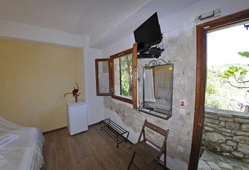 スタンダードルーム, Adamantia