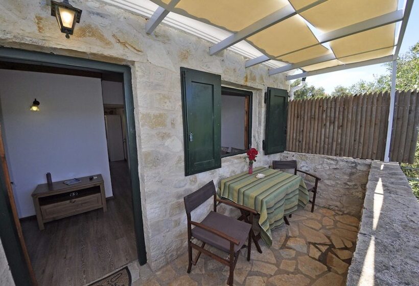 1ベッドルームアパートメント, Adamantia