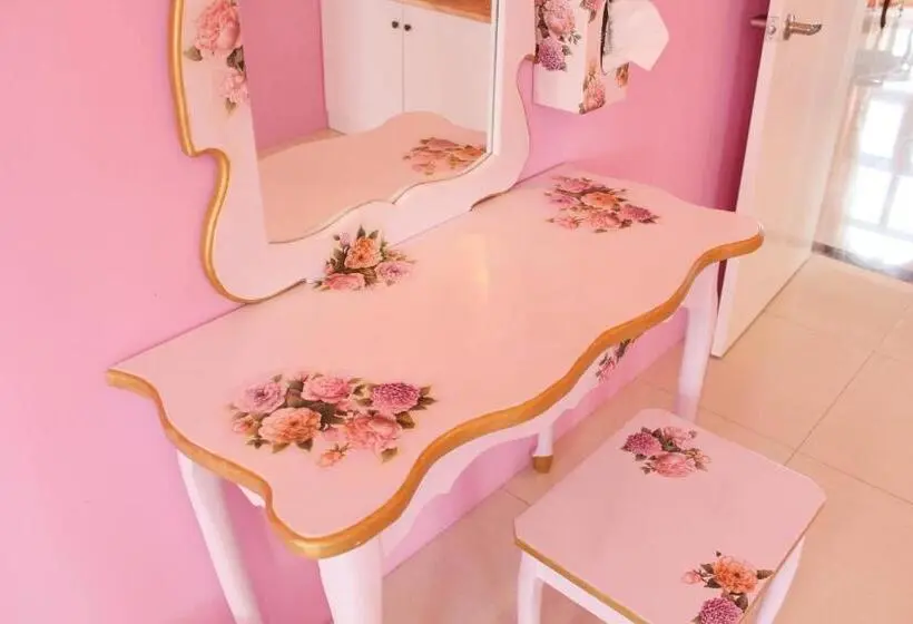 اتاق استاندارد, Decoupage Manor