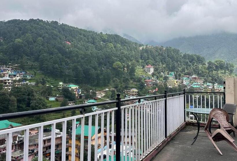 غرفة قياسية, Hill Town