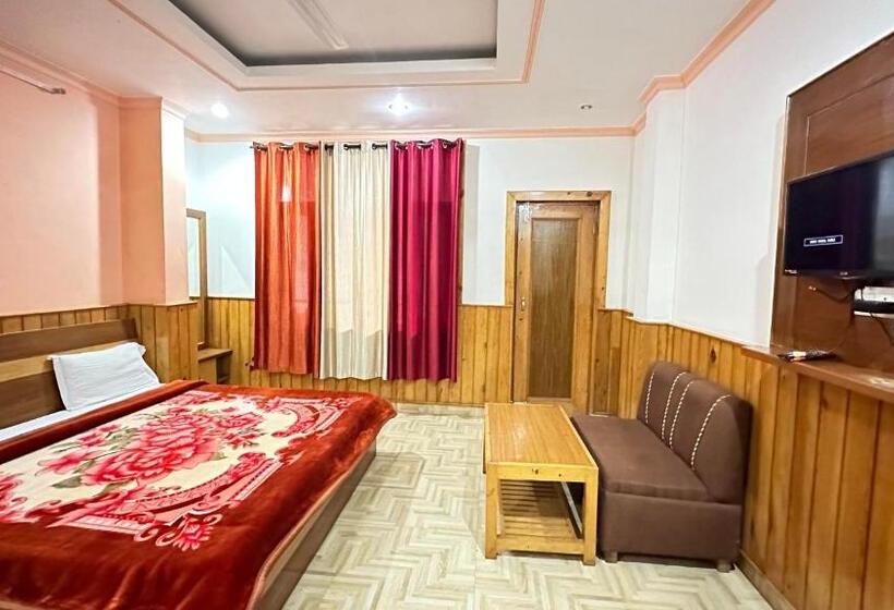 غرفة قياسية, Hill Town