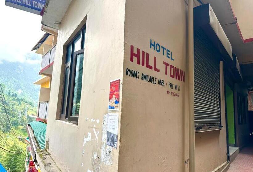 غرفة قياسية مزوَّدة بشُرفة, Hill Town