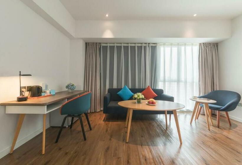 Büyük Çift Kişilik Yataklı Süit, Holiday Inn Express Qingdao Chengyang Central, An Ihg