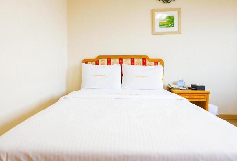 디럭스 룸, Newvera