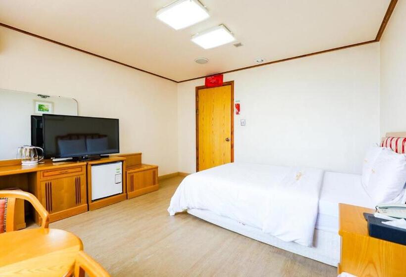 디럭스 룸, Newvera