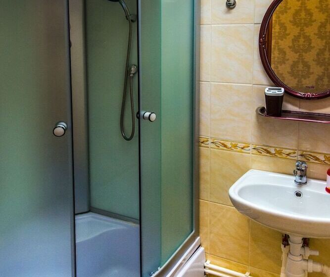 غرفة قياسية, Na Donbasskoy