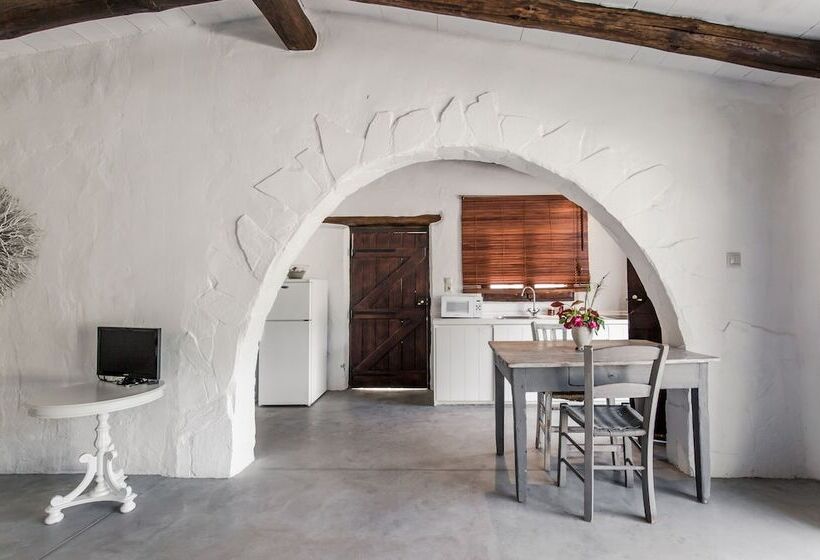 1 Bedroom Apartment Mountain View, Monastery Estate Guesthouse