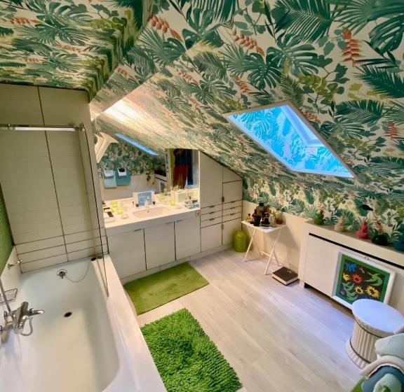 房顶倾斜的标准房间, Manoir Des Cavaliers Bnb