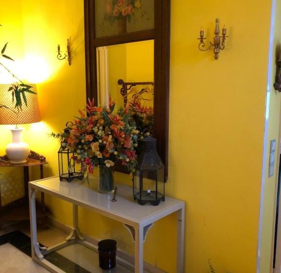 在一层的小型套房, Manoir Des Cavaliers Bnb