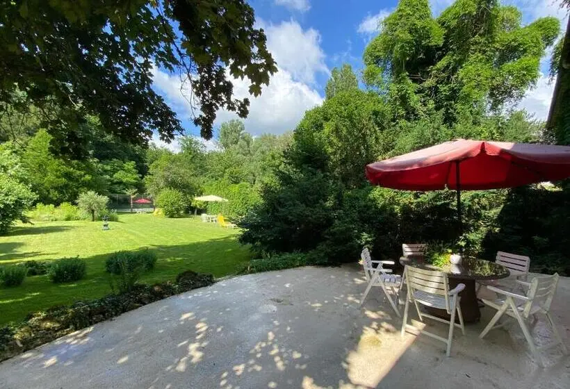 Talo 3 Makuuhuonetta, Manoir Des Cavaliers  Bnb