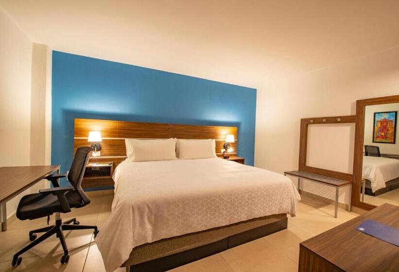 Стандартный Номер Кровать Кинг, Holiday Inn Express Merida Centro, An Ihg