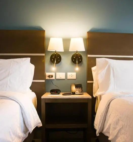 身障者適用キングサイズベッドルーム, Holiday Inn Express Merida Centro, An Ihg