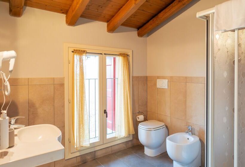 اتاق استاندارد, Agriturismo La Razza