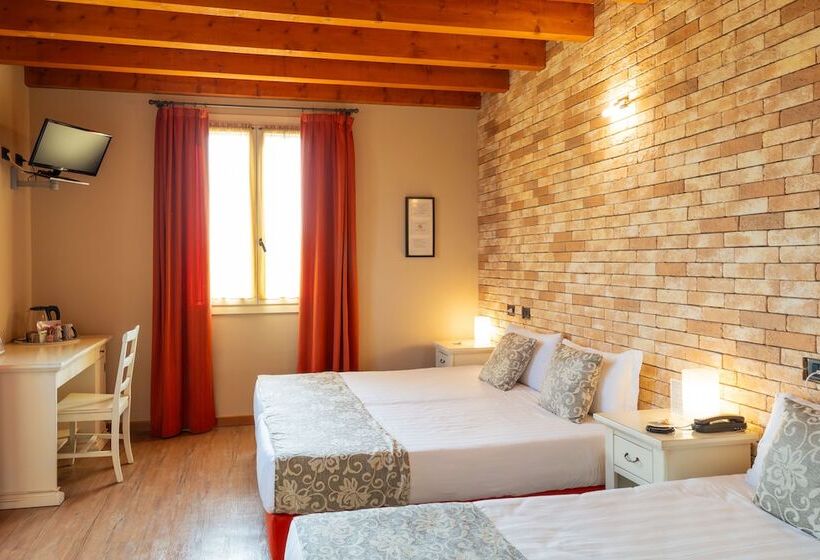 اتاق استاندارد سه نفره, Agriturismo La Razza