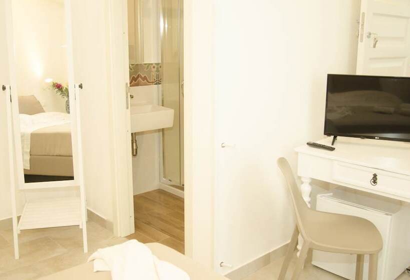 Pokój Deluxe Trzyosobowy, B&b Nencioli