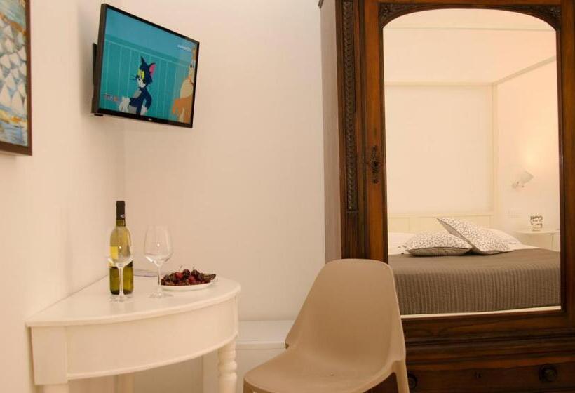 جناح جونيور, B&b Nencioli