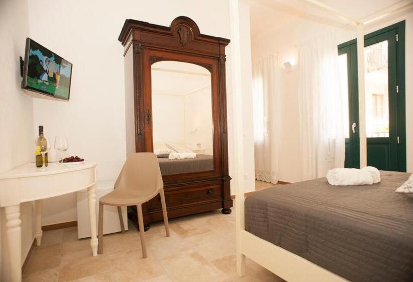 جناح جونيور, B&b Nencioli