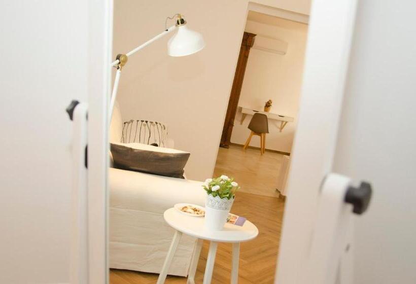 Pokój Czteroosobowy Premium, B&b Nencioli