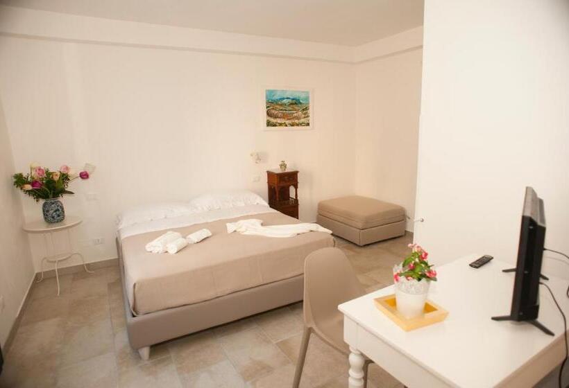 Pokój Deluxe Trzyosobowy, B&b Nencioli