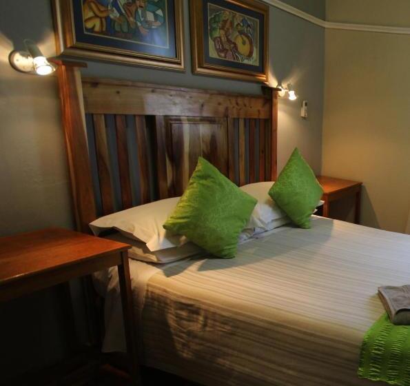 スタンダードルーム, Donkin Country House