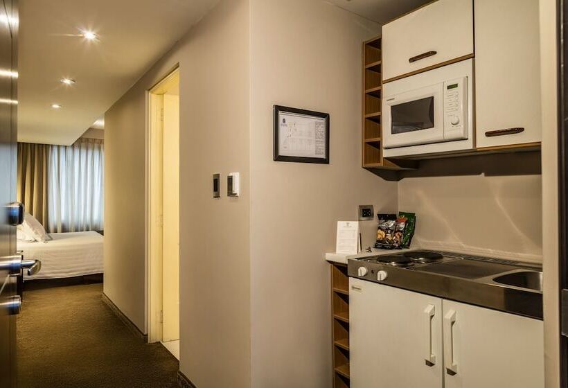 Королевский Люкс, Del Pilar Miraflores