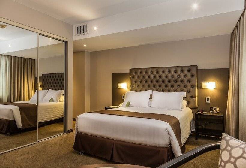 Королевский Люкс, Del Pilar Miraflores