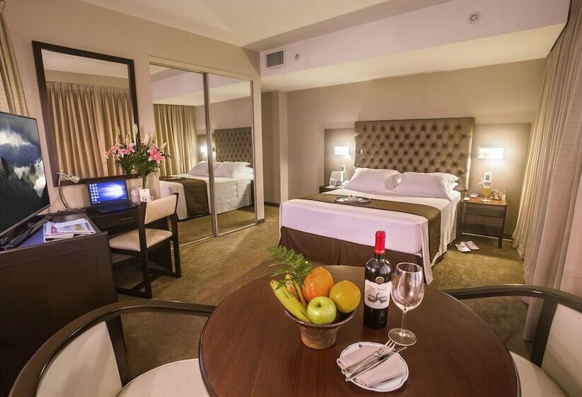 Королевский Люкс, Del Pilar Miraflores