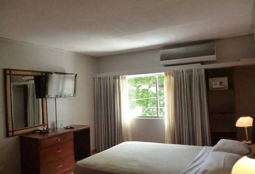 经济房, Tower House Suites