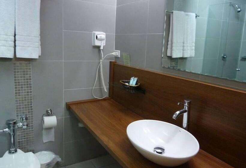 标准间, Tower House Suites