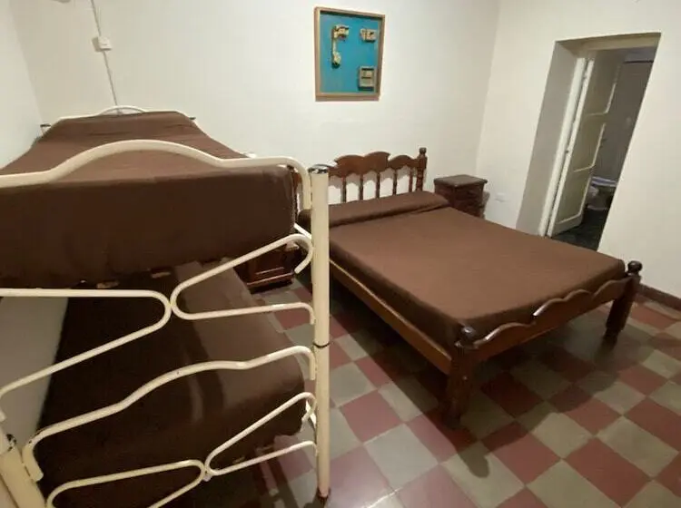 اتاق استاندارد چهار تخته, Hostal La Pachamama