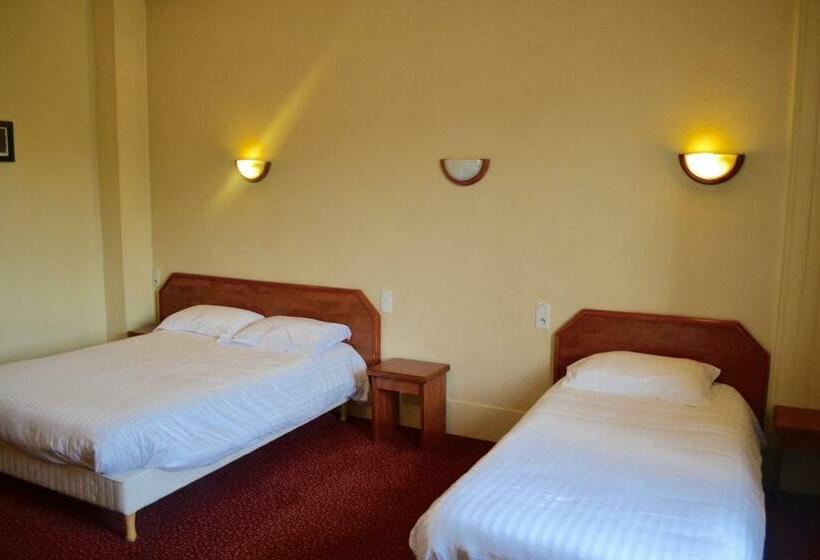 标准三人间, Grand Hotel De La Gare