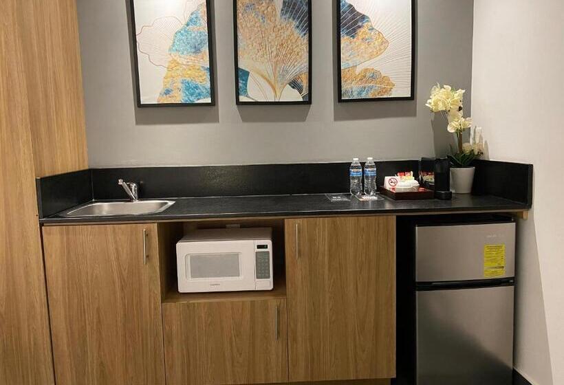 Executive Suite, B S Suites Merida