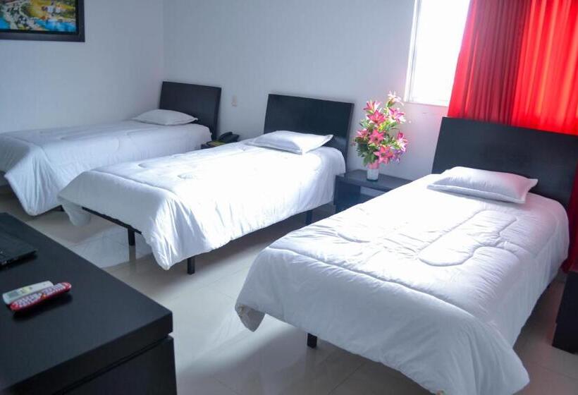 Standard Kolmen Hengen Huone, Continental Express