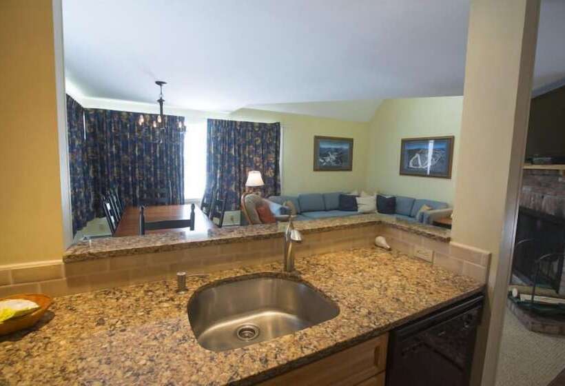 آپارتمان 1 خوابه, Fall Line Condominiums