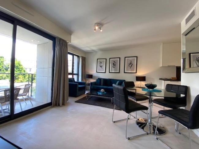Apartamento 1 Dormitório, Residence Carlton Riviera