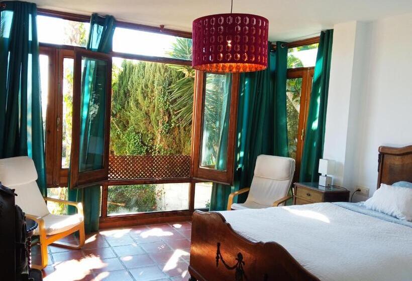 Люкс Вид на Сад, Valle Y Mar, Casa De Huéspedes