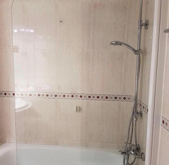 غرفة قياسية, Hostal La Toba