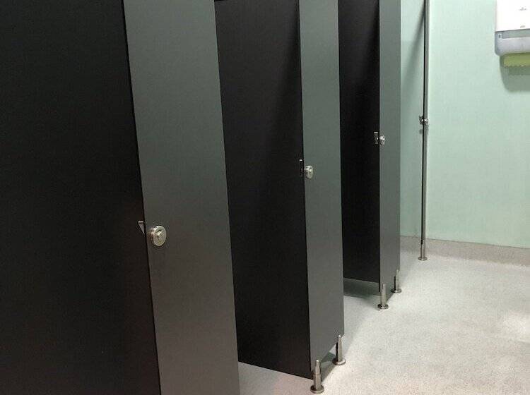 共用房间的床, Andaina