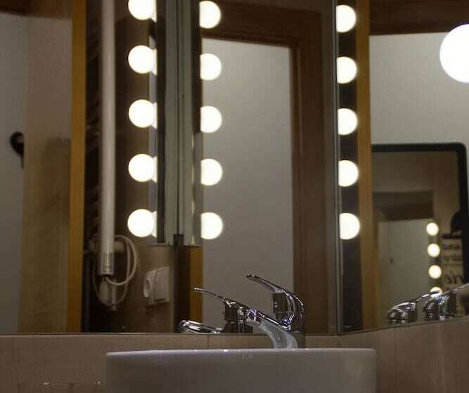 غرفة قياسية, El Duende Del Tejar