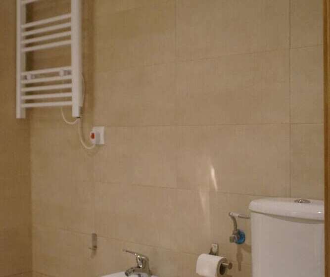 جناح جونيور مزوَّد بتراس, El Duende Del Tejar