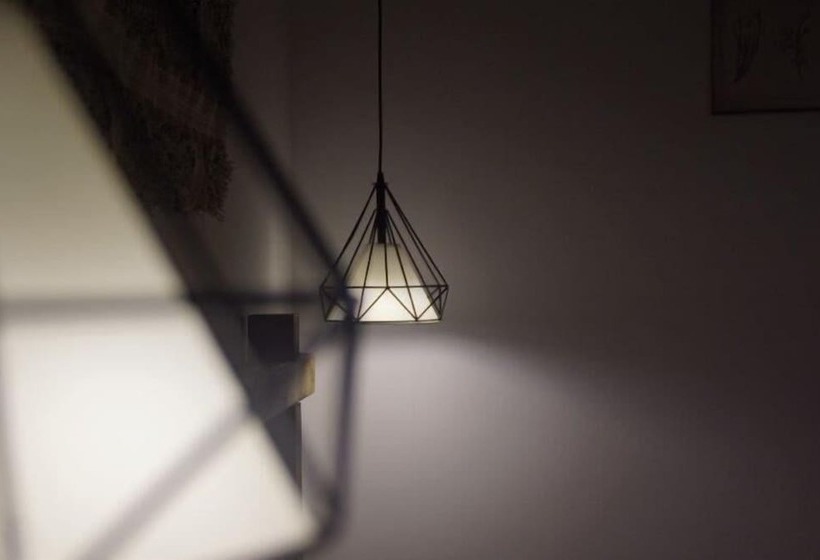 جناح جونيور مزوَّد بتراس, El Duende Del Tejar